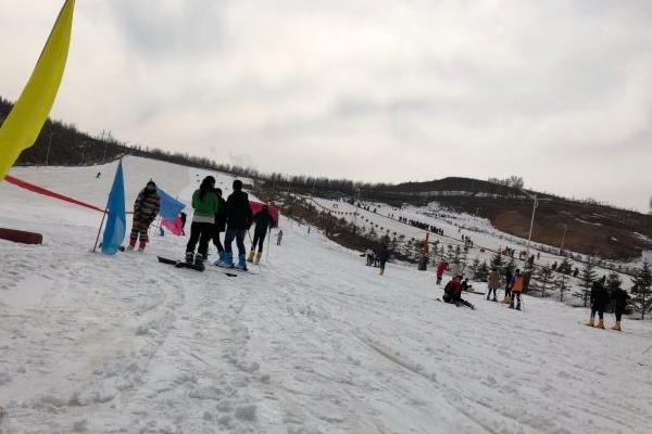 六盘山滑雪场开放时间