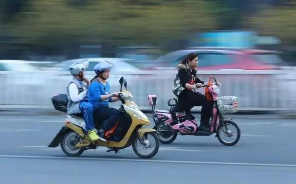 深圳骑电动车不带头盔罚款多少钱