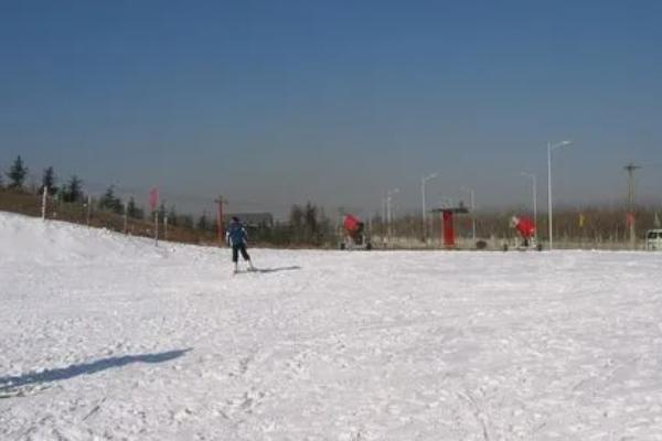 石家莊南高基滑雪場開放時間