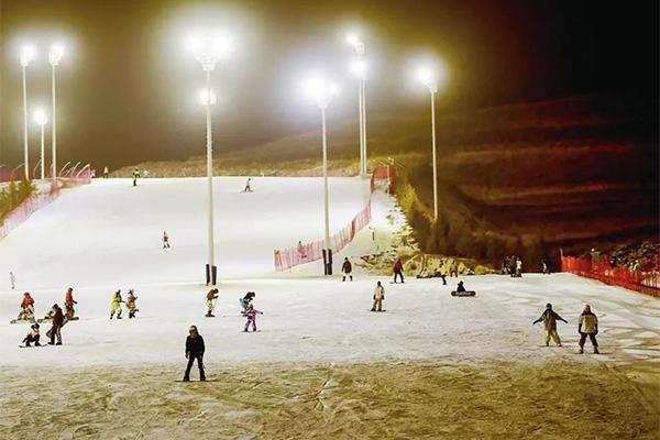 伊龙滑雪场营业时间2023-2024