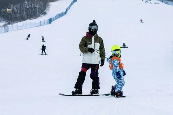 哈尔滨休闲滑雪旅游线路推荐
