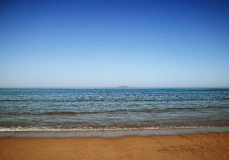2024青岛仰口海水浴场旅游攻略 - 门票价格 - 开放时间 - 电话 - 地址交通 - 交通 - 天气 - 简介