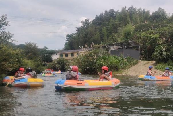 大圍山峽谷漂流和獅口戰地漂流哪個好玩