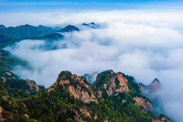 南阳自驾游推荐景点：丹江口水库，西峡恐龙遗迹园，老界岭自然保护区。