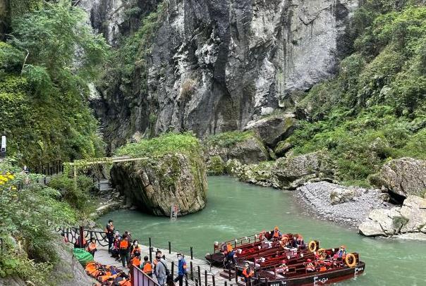 黔江小南海附近有什么景区