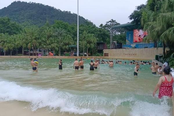 统景温泉酒店房间能泡温泉吗