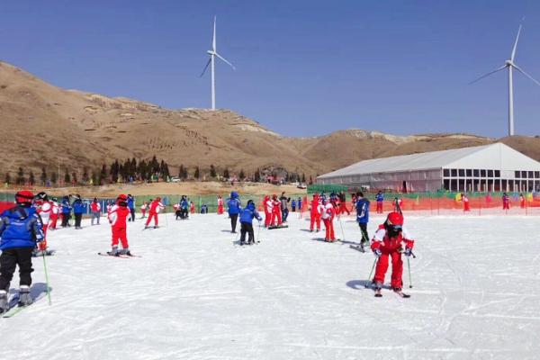 桂林天湖冰雪世界滑雪場滑雪攻略-門票價格-景點信息