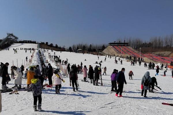 沁园春滑雪场游玩攻略-门票价格-景点信息