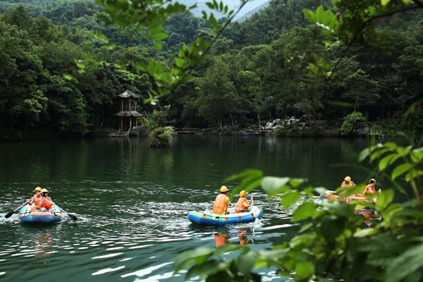 野趣溝漂流和萬綠谷漂流哪個好玩