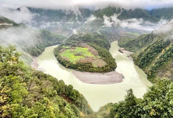 西藏秋天旅游游玩路线推荐