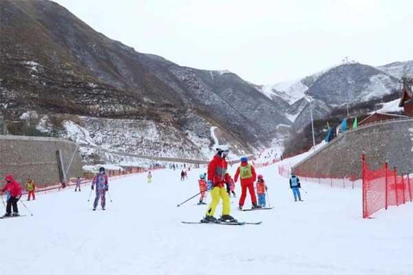 2024甘肅鳳凰嶺滑雪場開放時間