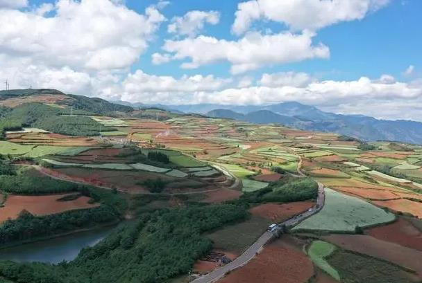 國內(nèi)秋天適合去什么地方旅游