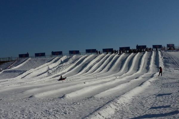 唐山哪里有滑雪场