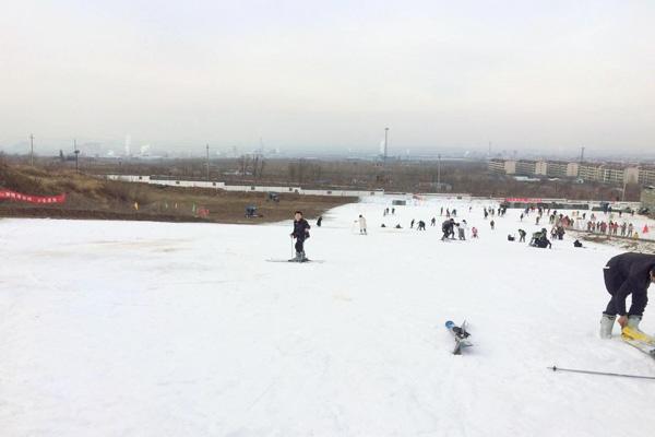 淄博滑雪的地方