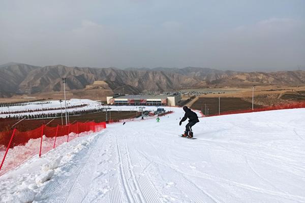 2024蘭州龍山國際滑雪場營業時間