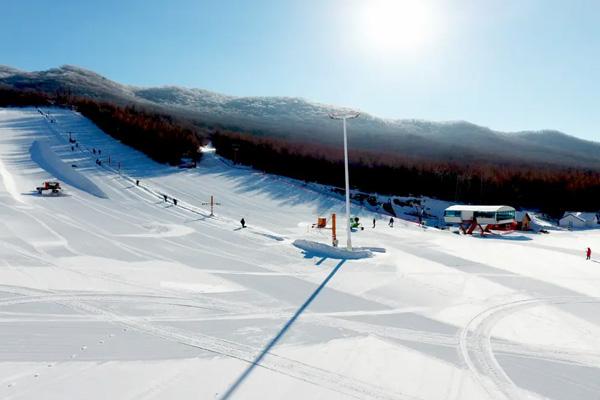 青島的滑雪場在哪