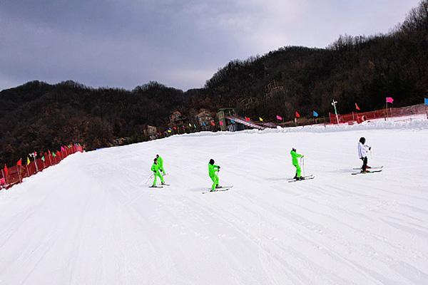 南阳哪里能滑雪