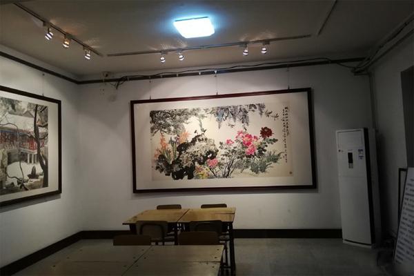 何扬·吴茜现代绘画馆图片