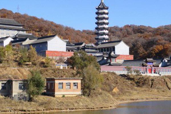 常泰寺所在的这个太阳山是整个昌图非常有名的旅游景点了,在铁岭市