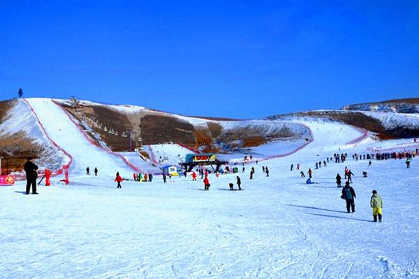 唐山最大的滑雪场图片