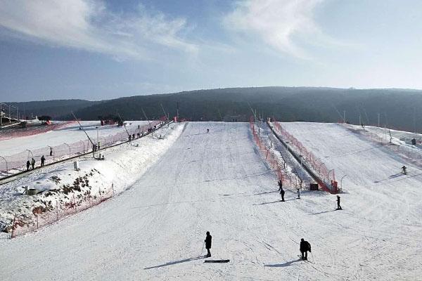 郑州龙泉滑雪场图片
