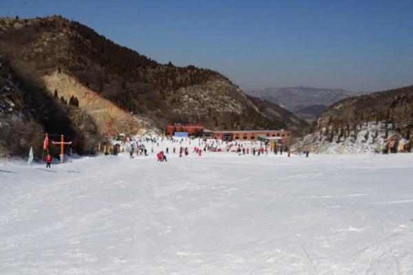 济南金象山滑雪场图片图片